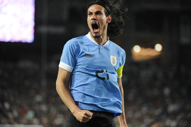 Sport Themen der Woche KW22 Edinson Cavani, of Uruguay, celebrates after scoring against Mexico during an International Friendly, Länderspiel, Nationalmannschaft soccer match between the national teams of Mexico and Uruguay at the Phoenix University stadium in Glendale, USA, 02 June 2022. Mexico vs. Uruguay !ACHTUNG: NUR REDAKTIONELLE NUTZUNG!  Copyright: xMaxxSimbronx USA8208 20220603-80435c53f4e81ada467b857befb99f9e9a59c44e