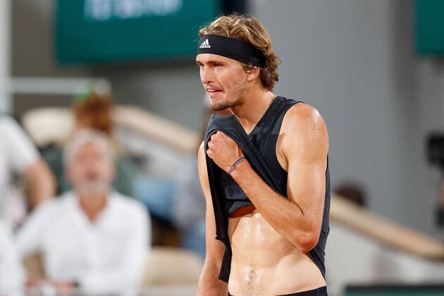 03 06 2022, Tennis, French Open 2022 Roland Garros, FRA, Paris, Roland Garros picture v li Alexander Zverev GER pensive Copyright: HMBxMedia AntonioxBorga