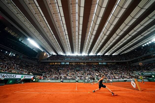 Sport Bilder des Tages Mandatory Credit: Photo by Javier Garcia Shutterstock (12960013bf) Alexander Zverev plants his right foot during a rally against Rafael Nadal French Open Tennis, Day 13, Roland Garros, Paris, France - 03 Jun 2022 French Open Tennis, Day 13, Roland Garros, Paris, France - 03 Jun 2022  Copyright: xJavierxGarcia Shutterstockx 12960013bf