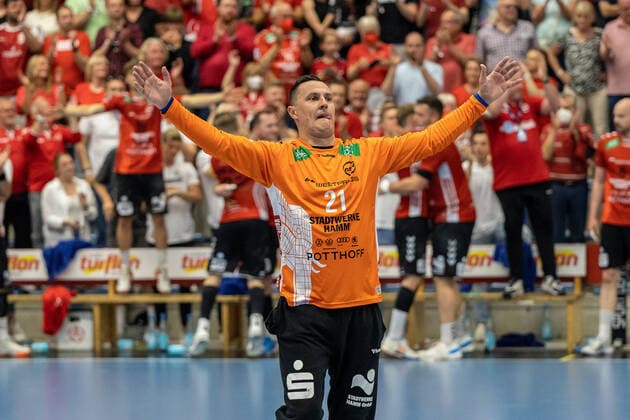 Handball I Men I Season 2021 2022 I 2 HBL I 37 Matchday I ASV Hamm Westfalen TV Großwallstadt I 03 06 2022 Vladimir Bozic 21, ASV Hamm Westfalen cheers Hamm Westpress Arena NRW Germany Copyright: xLobeca PatrickxNuhnx