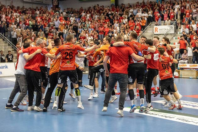 Handball I Men I Season 2021 2022 I 2 HBL I 37 Matchday I ASV Hamm Westfalen TV Großwallstadt I 03 06 2022 team promotion perfect ASV Hamm Westfalen Hamm Westpress Arena NRW Germany Copyright: xLobeca PatrickxNuhnx