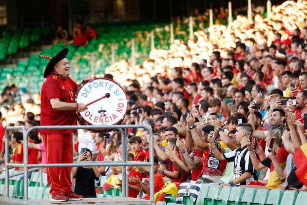 general view of Sr.Manolo el del Bombo, JUNE 2, 2022 - Football Soccer : A famous Spanish fan Mr.Manolo cheering in the stands during the match.UEFA Nations League group stage for final tournament Group A2 Matchday 1 between Spain 1-1 Portugal at the Estadio Benito Villamarin in Sevilla, Spain. Noxthirdxpartyxsales  (0160580157st)