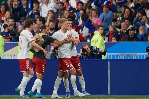 France v Denmark: UEFA Nations League - League Path Group 1 Andreas Cornelius (Trabzonspor) of Denmark celebrates after scoring his sides first goal during the UEFA Nations League League A Group 1 match between France and Denmark at Stade de France on June 3, 2022 in Paris, France. Paris France  Copyright: xJosexBretonx originalFilename:breton-francevd220603_npNFY.jpg