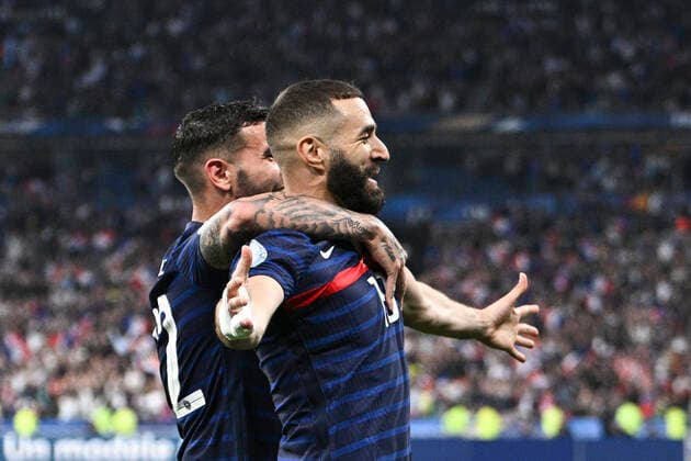 joie des joueurs de l equipe de FRance apres le but de Karim Benzema (France) FOOTBALL : France vs Danemark - Ligue des Nations - 03 06 2022 JBAutissier Panoramic 