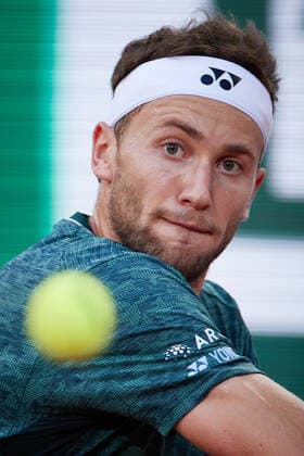 (220604) -- PARIS, June 4, 2022 -- Casper Ruud of Norway hits a return during the men s singles semifinal against Marin Cilic of Croatia at the French Open tennis tournament at Roland Garros in Paris, France, June 3, 2022. ) (SP)FRANCE-PARIS-TENNIS-ROLAND GARROS-FRENCH OPEN-MEN S SINGLES SEMIFINAL MengxDingbo 
