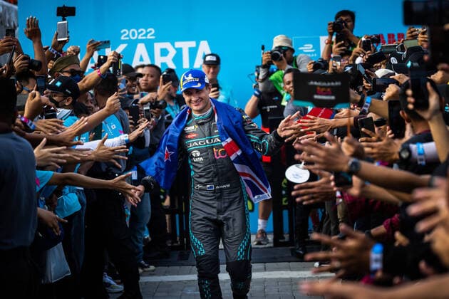 Sport Themen der Woche KW22 Sport Bilder des Tages EVANS Mitch (nzl), Jaguar TCS Racing, Jaguar I-Type 5, portrait podium during the 2022 Jakarta ePrix, 6th meeting of the 2021-22 ABB FIA Formula E World Championship, WM, Weltmeisterschaft on the Jakarta International e-Prix Circuit from June 2 to 4, in Jakarta - AUTO - 2022 FORMULA E JAKARTA ePRIX DPPI Panoramic  03422007_GH_96827