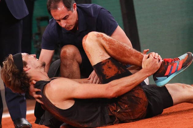 2022 French Open - Day Thirteen Alexander Zverev injury during his match against Rafael Nadal on Philipe Chatrier court in the 2022 French Open semi-finals. PARIS France  Copyright: xIbrahimxEzzatx originalFilename:ezzat-notitle220603_npByb.jpg