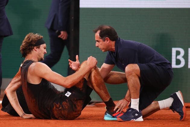 2022 French Open - Day Thirteen Alexander Zverev injury during his match against Rafael Nadal on Philipe Chatrier court in the 2022 French Open semi-finals. PARIS France  Copyright: xIbrahimxEzzatx originalFilename:ezzat-notitle220603_npRtV.jpg