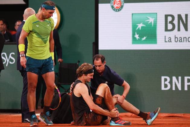 2022 French Open - Day Thirteen Alexander Zverev injury during his match against Rafael Nadal on Philipe Chatrier court in the 2022 French Open semi-finals. PARIS France  Copyright: xIbrahimxEzzatx originalFilename:ezzat-notitle220603_npyF4.jpg
