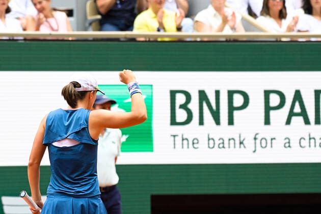 Attitude - Joie de Iga Swiatek ( POL ) - TENNIS : Roland Garros 2022 - Internationaux de France - 04 06 2022 FedericoPestellini Panoramic 