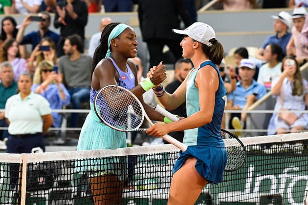 Coco Gauff ( USA ) - Iga Swiatek ( POL ) - TENNIS : Roland Garros 2022 - Internationaux de France - 04 06 2022 FedericoPestellini Panoramic 