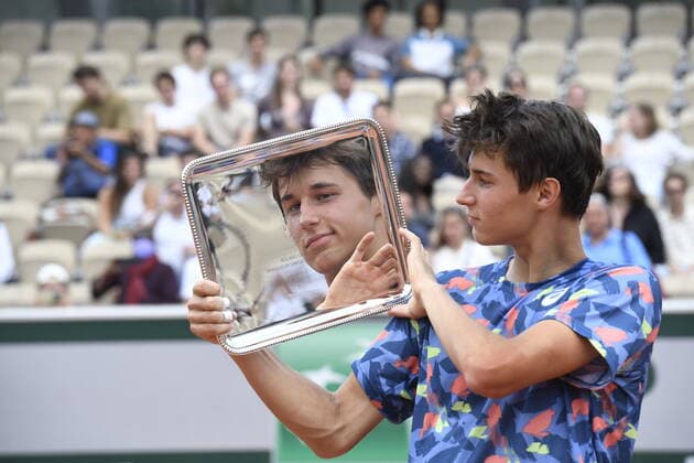 Tennis - Roland Garros 2022 - Gabriel Debru - France gagne le tournoi junior TENNIS : Roland Garros 2022 - France - 04 06 2022 ChrysleneCaillaud Panoramic 