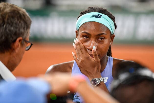 Roland Garros 2022 PARIS, IF - 04.06.2022: ROLAND GARROS 2022 - Emotional Coco Gauff after losing tennis match against Iga Swiatek valid for the final of the Roland Garros 2022 women& 39;s tournament held in Paris, France. Swiatek won 2-0 (6-1 6-3) (Photo: Richard Callis Fotoarena) x2215989x  RichardxCallis