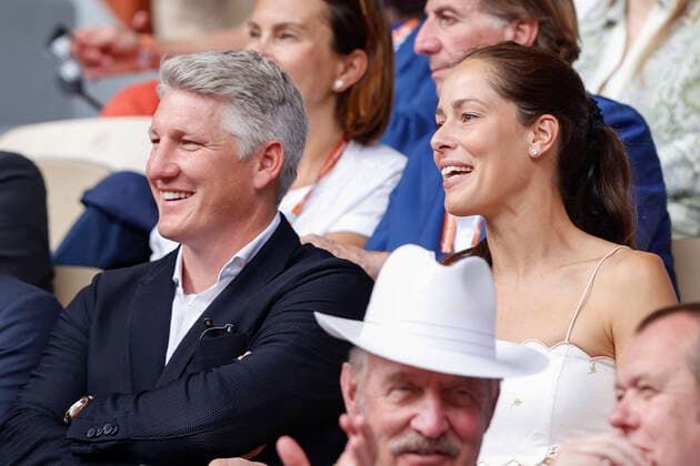 French Open Paris, Roland Garros, Bastian Schweinsteiger and wife Ana Ivanovic in the VIP box Tennis Australian Open 2022 Grand Slam French Open Paris, Roland Garros 4 June 2022 Copyright: xJuergenxHasenkopfx