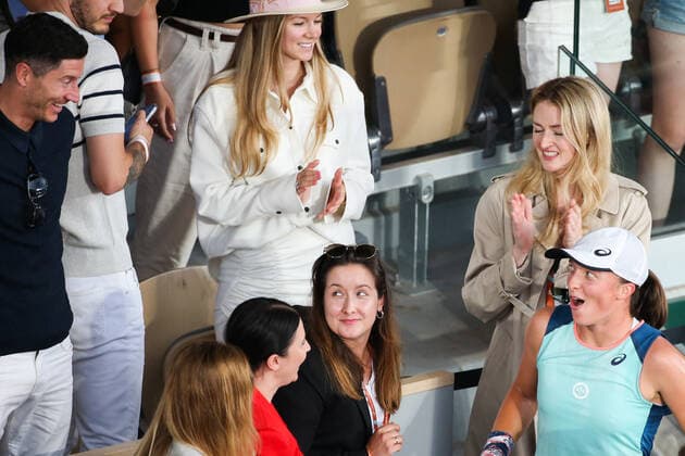 2022 French Open Women s Final The football player Robert Lewandowski greeting Iga Swiatek after her win against Coco Gauff on Philipe Chatrier court in the 2022 French Open women s final. PARIS France  Copyright: xIbrahimxEzzatx originalFilename:ezzat-notitle220604_npaj8.jpg