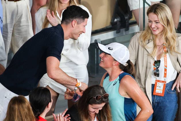 2022 French Open Women s Final The football player Robert Lewandowski greeting Iga Swiatek after her win against Coco Gauff on Philipe Chatrier court in the 2022 French Open women s final. PARIS France  Copyright: xIbrahimxEzzatx originalFilename:ezzat-notitle220604_npjgB.jpg