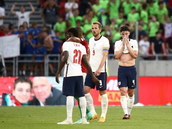 Mandatory Credit: Photo by Michael Zemanek Shutterstock (12965167bb) Declan Rice of England looks dejected Hungary v England, UEFA Nations League, Group C, International Football, Puskas Arena Park, Budapest, Hungary - 04 Jun 2022 Hungary v England, UEFA Nations League, Group C, International Football, Puskas Arena Park, Budapest, Hungary - 04 Jun 2022 Copyright: xMichaelxZemanek Shutterstockx 12965167bb