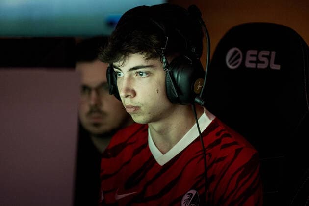 VBL Grand Final by bevestor 04 06 2022 Dylan DullenMIKE Neuhausen SC Freiburg Virtual Bundesliga Grand Final by bevestor, Koeln, XPOST Copyright: xBEAUTIFULxSPORTS Wunderlx