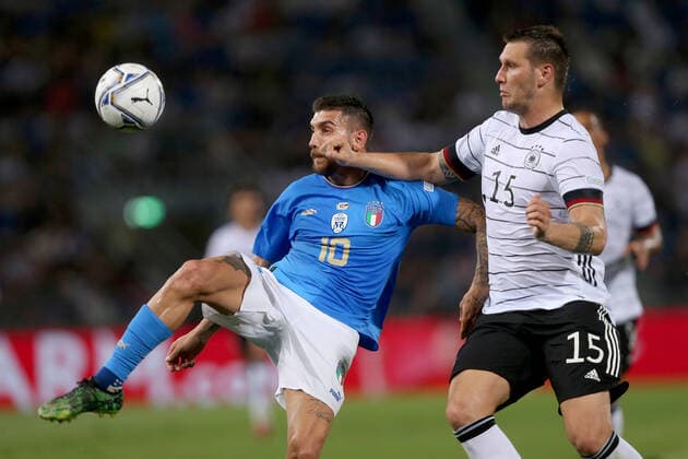 04 06 2022, Bologna, Italy, Renato Dall Ara , Italy vs Germany UEFA Nations League Path A Group 2, Lorenzo Pellegrini Italy and Niklas Suele Germany in duel Photo H Langer Bologna Renato Dall Ara Emilia Romagna Italy  541_ITAGER20220604_045 Langer-541