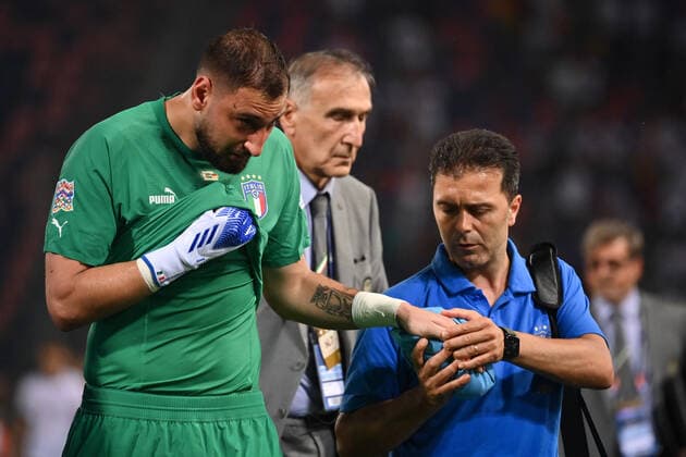 Photo Massimo Paolone LaPresse june 4, 2022 Bologna, Italy soccer Italy vs Germany - UEFA Nations League League A Group 3 - Renato Dall Ara stadium In the pic: Gianluigi Donnarumma (Italia) injured  Copyright: xMassimoxPaolone LaPressex