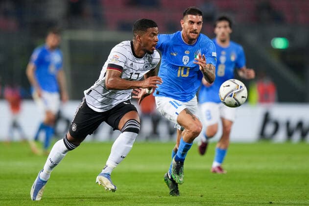 Benjamin Henrichs of Germany and Lorenzo Pellegrini of Italy compete for the ball during the UEFA Nations League match between Italy and Germany at Stadio Dall Ara, Bologna, Italy on 4 June 2022. Photo by Giuseppe Maffia. Bologna Stadio Renato Dall Ara Bologna Italy Copyright: xGiuseppexMaffiax SP24-344-008