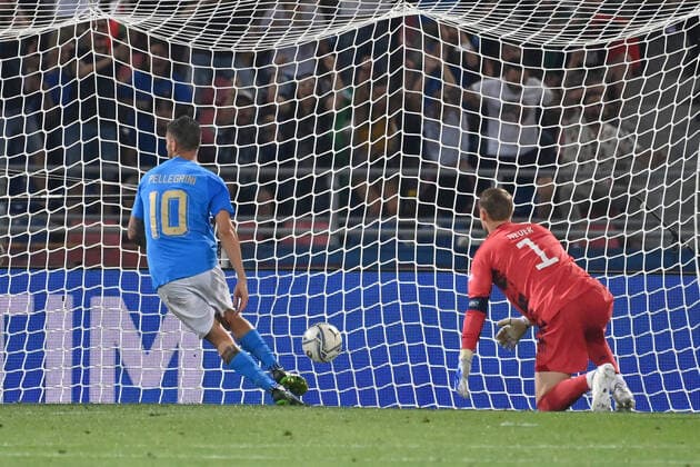 Goal 1 0 Lorenzo PELLEGRINI ITA against goalkeeper Manuel NEUER GER Action, Football UEFA Nations League,Group Stage 1 Matchday Italy ITA Germany GER 1 1, on 04 06 2022, Renato Dall Ara Stadium Bologna