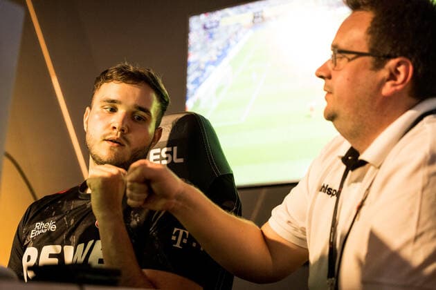 VBL Grand Final by bevestor 05 06 2022 Tim TheStrxngeR Katnawatos 1 FC Koeln celebrates victory and entry into the quarterfinals Virtual Bundesliga Grand Final by bevestor, Koeln, XPOST Copyright: xBEAUTIFULxSPORTS Wunderlx