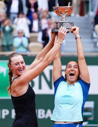 Mandatory Credit: Photo by Javier Garcia Shutterstock (12960016aj) Kristina Mladenovic and Caroline Garcia celebrate winning the Women s Doubles French Open Tennis, Day 15, Roland Garros, Paris, France - 05 Jun 2022 French Open Tennis, Day 15, Roland Garros, Paris, France - 05 Jun 2022  Copyright: xJavierxGarcia Shutterstockx 12960016aj
