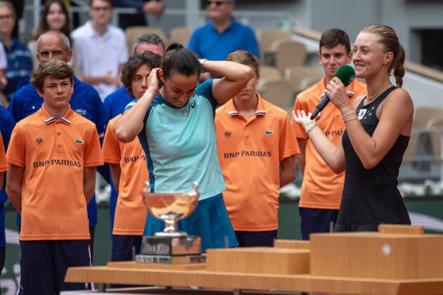 Roland Garros 2022 PARIS, IF - 05.06.2022: ROLAND GARROS 2022 - Caroline Garcia and Kristina Mladenovic celebrate with cup after winning women& 39;s doubles tournament at Roland Garros 2022 after winning tennis match against Coco Gauff and Jessica Pegula 2-1 (2-6 6-3 6-2) (Photo: Richard Callis Fotoarena) x2216507x  RichardxCallis