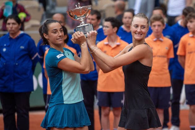 Roland Garros 2022 PARIS, IF - 05.06.2022: ROLAND GARROS 2022 - Caroline Garcia and Kristina Mladenovic celebrate with cup after winning women& 39;s doubles tournament at Roland Garros 2022 after winning tennis match against Coco Gauff and Jessica Pegula 2-1 (2-6 6-3 6-2) (Photo: Richard Callis Fotoarena) x2216511x  RichardxCallis