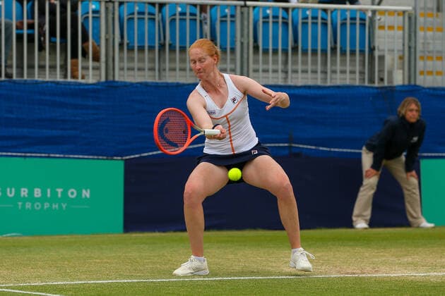 Sport Bilder des Tages 5th June 2022; Surbiton Racket &amp; Fitness Club, Surbiton, London, England: Surbiton Trophy Tennis tournament, womens singles final: Arina Rodionova (AUS) versus Alison Van Uytvanck (BEL): Alison Van Uytvanck (BEL) plays a forehand back to Arina Rodionova (AUS)  ActionPlus12397196 KatiexChan