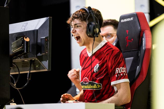 VBL Grand Final by bevestor 05 06 2022 Dylan DullenMIKE Neuhausen SC Freiburg cheers Virtual Bundesliga Grand Final by bevestor, Koeln, XPOST Copyright: xBEAUTIFULxSPORTS Wunderlx