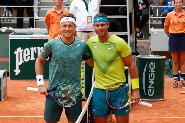 05 06 2022, Tennis, French Open 2022 Roland Garros, FRA, Paris, Roland Garros Final Men Singles Rafael Nadal ESP Casper Ruud NOR Picture from left Casper Ruud NOR and Rafael Nadal ESP before match Copyright: HMBxMedia AntonioxBorga