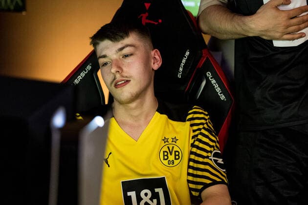 VBL Grand Final by bevestor 05 06 2022 Fabiano VBL Epixal7 Loos Borussia Dortmund frustrated Virtual Bundesliga Grand Final by bevestor, Koeln, XPOST Copyright: xBEAUTIFULxSPORTS Wunderlx