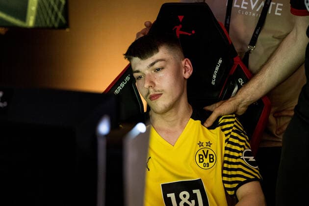 VBL Grand Final by bevestor 05 06 2022 Fabiano VBL Epixal7 Loos Borussia Dortmund frustrated Virtual Bundesliga Grand Final by bevestor, Koeln, XPOST Copyright: xBEAUTIFULxSPORTS Wunderlx