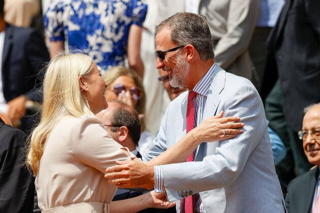 05 06 2022, Tennis, French Open 2022 Roland Garros, FRA, Paris, Roland Garros Final Men Singles Rafael Nadal ESP Casper Ruud NOR v li Felipe VI King of Spain welcomes Prince Haakon with wife Mette Marit Tennis, French Open 2022 Roland Garros Paris Copyright: xBeckerxEibner-Pressefotox EP_hec