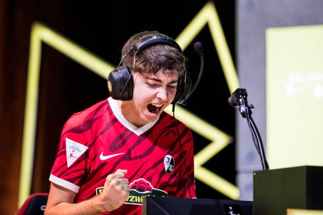 VBL Grand Final by bevestor 05 06 2022 Dylan DullenMIKE Neuhausen SC Freiburg cheers Virtual Bundesliga Grand Final by bevestor, Koeln, XPOST Copyright: xBEAUTIFULxSPORTS Wunderlx