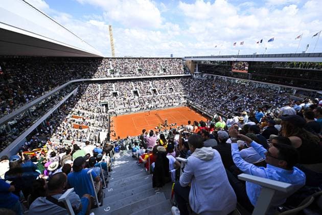 vue generale du court central Philippe Chatrier CELEBRITIES : Roland Garros 2022 - Finale Simple Messieurs - 05 06 2022 JBAutissier Panoramic 
