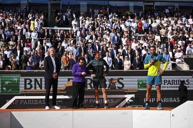 Rafael Nadal (Esp) Casper Ruud (Nor) Gilles Moretton - president FFT Billie Jean King TENNIS : Roland Garros 2022 - Finale Simple Messieurs - 05 06 2022 JBAutissier Panoramic 