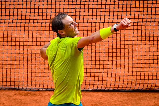 joie de Rafael Nadal (Esp) en fin de match CELEBRITIES : Roland Garros 2022 - Finale Simple Messieurs - 05 06 2022 JBAutissier Panoramic 