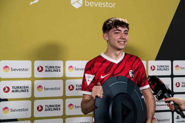 VBL Grand Final by bevestor 05 06 2022 Dylan DullenMIKE Neuhausen SC Freiburg NEO interviewed after the final Virtual Bundesliga Grand Final by bevestor, Cologne, XPOST Copyright: xBEAUTIFULxSPORTS Wunderlx