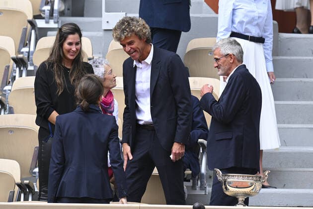 Gustavo Kuerten et Amelie Oudea Castera - Ministre des Sports et des Jeux olympiques et paralympiques CELEBRITIES : Roland Garros 2022 - Finale Simple Messieurs - 05 06 2022 JBAutissier Panoramic 