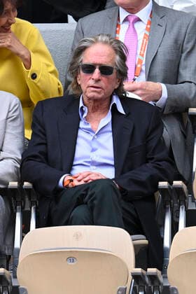Sport Bilder des Tages Michael Douglas CELEBRITIES : Roland Garros 2022 - Finale Simple Messieurs - 05 06 2022 JBAutissier Panoramic 