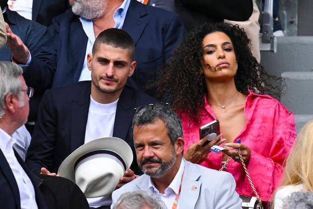 Marco Verratti et sa compagne CELEBRITIES : Roland Garros 2022 - Finale Simple Messieurs - 05 06 2022 JBAutissier Panoramic 