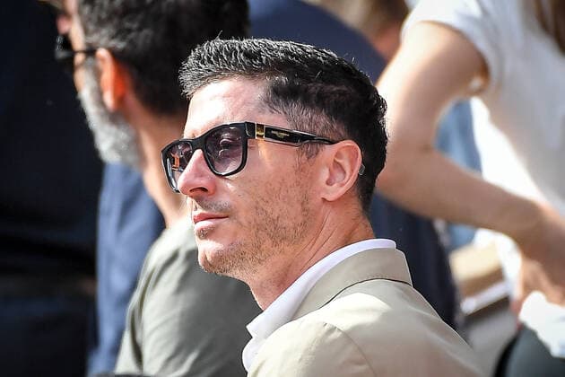 Tennis, French Open, Mens final, Robert Lewandoski among the spectators