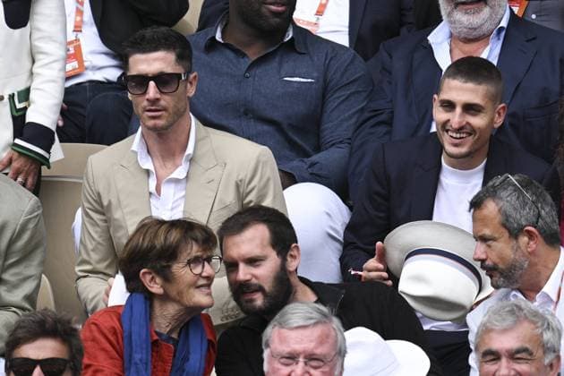 Sport Bilder des Tages Tennis, French Open, Finale, Damen, Robert Lewandoski unter den Zuschauern Robert Lewandowski CELEBRITIES : Roland Garros 2022 - Finale Simple Messieurs - 05 06 2022 JBAutissier Panoramic 