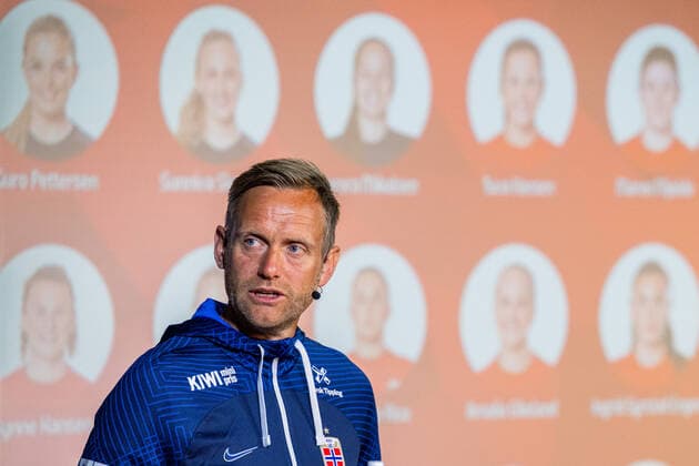 220607 Martin Sjögren, head coach of the Norwegian women s national football team, presents the team selection ahead of the UEFA Women s Euro during a press conference on June 7, 2022 in Oslo Photo Vegard Grott BILDBYRAN kod VG VG0295 bbeng fotball fotboll football women dam norway norway press conference uefa euro em women,  Copyright: VEGARDxGRoTT BB220607VG004