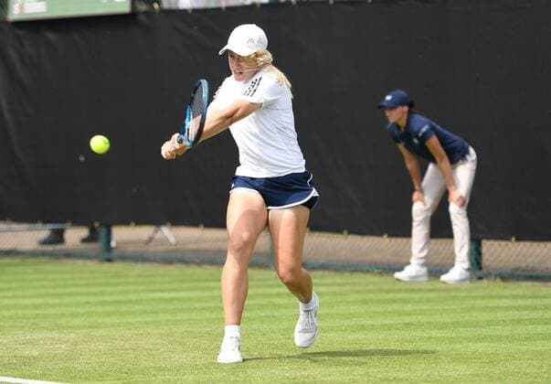 Mandatory Credit: Photo by Anna Gowthorpe Shutterstock (12968519c) Sonay Kartal of Great Britain during her first round match Rothesay Open, Tennis, Nottingham Tennis Centre, Nottingham, UK - 07 Jun 2022 Rothesay Open, Tennis, Nottingham Tennis Centre, Nottingham, UK - 07 Jun 2022  Copyright: xAnnaxGowthorpe Shutterstockx 12968519c