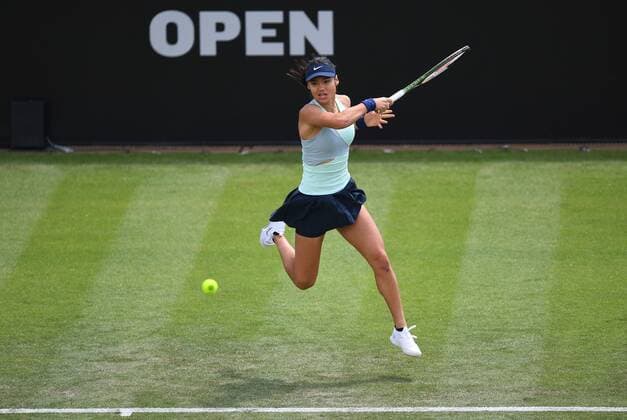 Mandatory Credit: Photo by Anna Gowthorpe Shutterstock (12968519u) Emma Raducanu of Great Britain during her first round match Rothesay Open, Tennis, Nottingham Tennis Centre, Nottingham, UK - 07 Jun 2022 Rothesay Open, Tennis, Nottingham Tennis Centre, Nottingham, UK - 07 Jun 2022  Copyright: xAnnaxGowthorpe Shutterstockx 12968519u