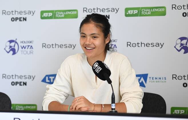 Mandatory Credit: Photo by Anna Gowthorpe Shutterstock (12968519ag) Emma Raducanu of Great Britain speaks during a press conference, PK, Pressekonferenz after she retired injured from her first round match Rothesay Open, Tennis, Nottingham Tennis Centre, Nottingham, UK - 07 Jun 2022 Rothesay Open, Tennis, Nottingham Tennis Centre, Nottingham, UK - 07 Jun 2022 Copyright: xAnnaxGowthorpe Shutterstockx 12968519ag